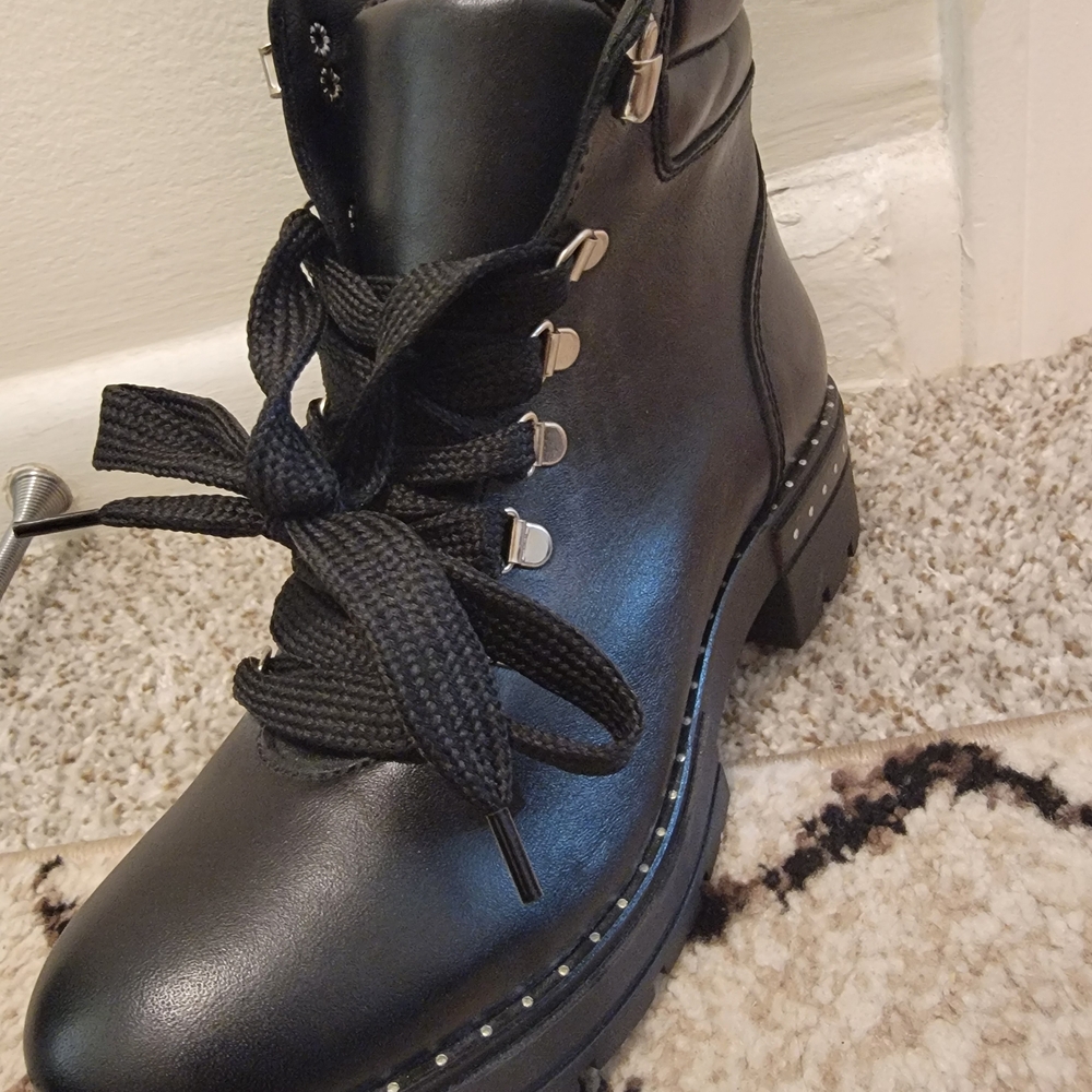 Sleek Black Combat Boots Size US 7.5  EU 38